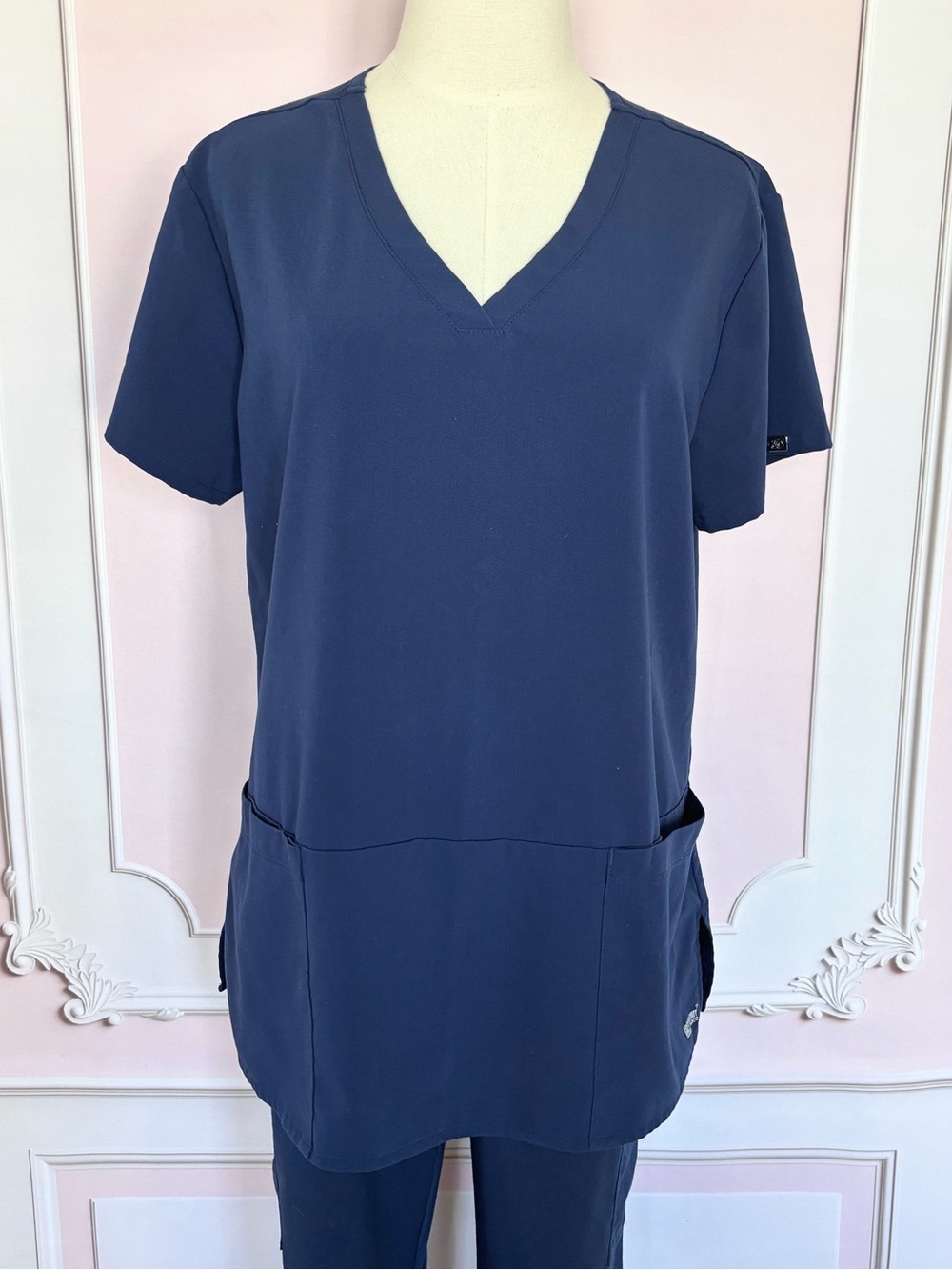 GREY'S ANATOMY Signature Indigo Short Sleeve V-Neck Scrub Top--EUC--L